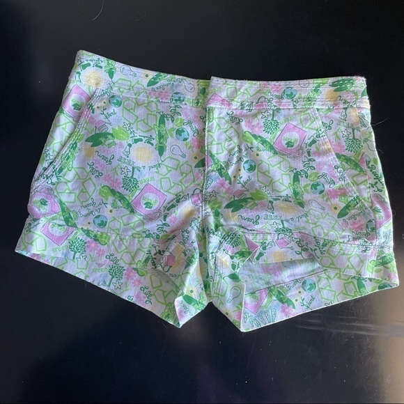 LILLY Pulitzer Queen of Green Walsh Shorts 0 - Picture 1 of 4